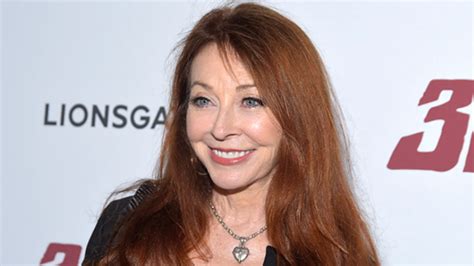 Cassandra Peterson’s Measurements: Bra Size, Height, Weight。